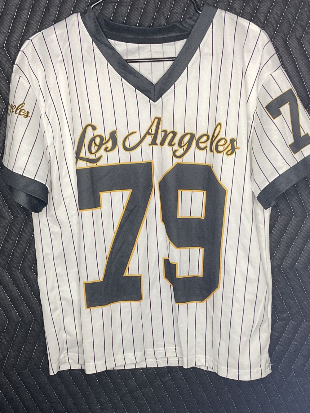 Los Angeles Pinstripe V-Neck Jersey Shirt - White/Black/Gold